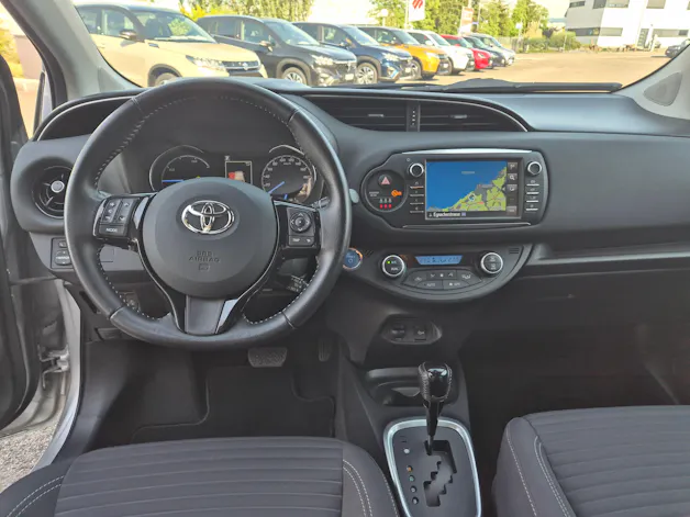 Toyota Yaris 1.5 VVT-i HSD Trend