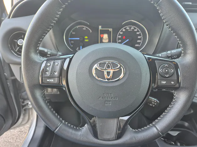 Toyota Yaris 1.5 VVT-i HSD Trend