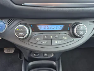 Toyota Yaris 1.5 VVT-i HSD Trend