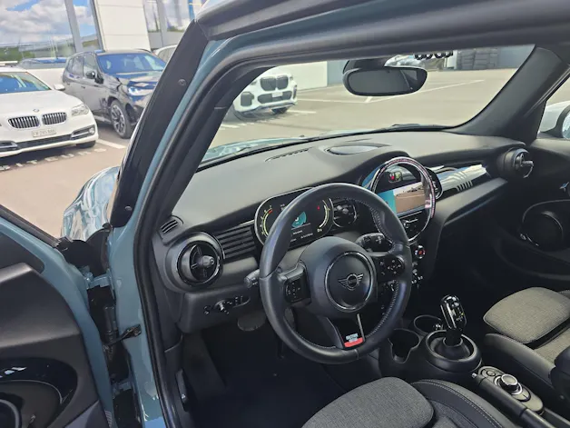 Mini Cooper F55 1.5i (CH)