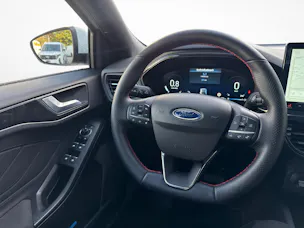 FORD Focus Station Wagon 1.0i EcoB Hybrid 155 ST-Line X
