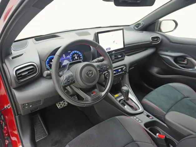 Toyota Yaris 1.5 VVT-i HSD GR Sport