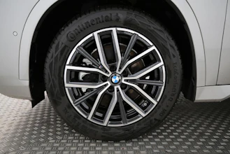 https://vehicle.imgix.net/4294316/4aebd5bd-75de-41ea-8c4a-49f2c3cea08f.jpg