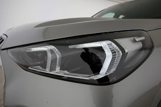 https://vehicle.imgix.net/4294316/eef79abb-ec19-420d-8122-2743a34a2384.jpg