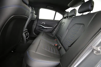https://vehicle.imgix.net/4294332/250f8a86-8884-4f6c-a8be-52b0e6ee200b.jpg