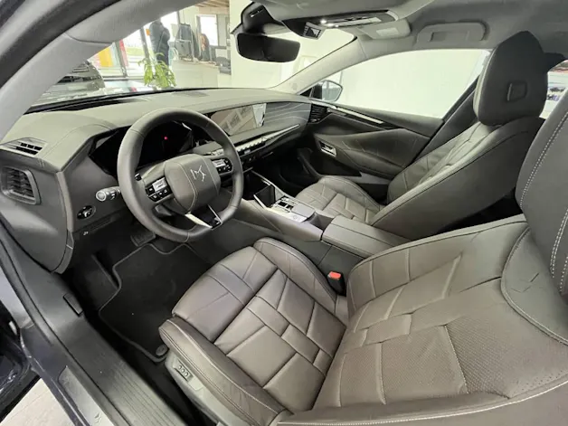 DS Automobiles 4 1.2 Hybrid Antoine de Saint Exupéry