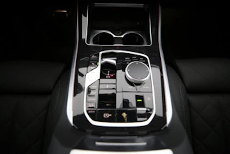 https://vehicle.imgix.net/4294394/495b0e51-517a-4c21-b356-b65e84dbf55a.jpg