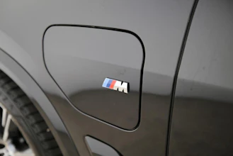 https://vehicle.imgix.net/4294394/f4e336a8-e82d-46bd-8e75-d8c859bb1e99.jpg