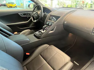 Jaguar F-Type Coupé 5.0 V8 R-Dynamic Black Automatik AWD