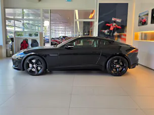 Jaguar F-Type Coupé 5.0 V8 R-Dynamic Black Automatik AWD