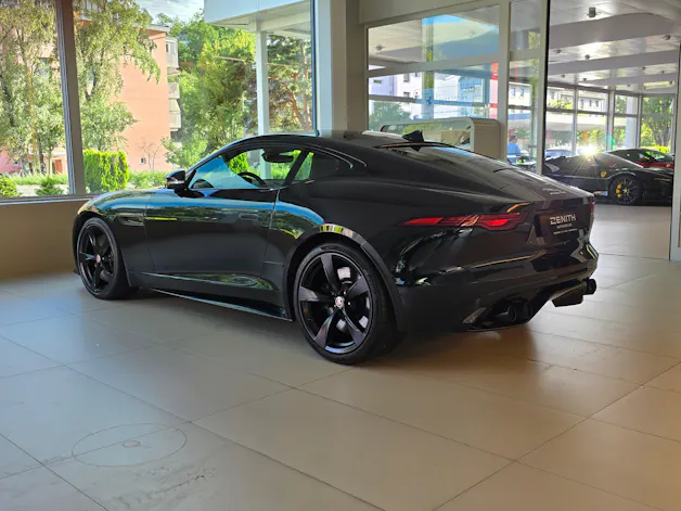 Jaguar F-Type Coupé 5.0 V8 R-Dynamic Black Automatik AWD