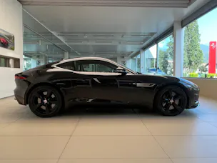 Jaguar F-Type Coupé 5.0 V8 R-Dynamic Black Automatik AWD