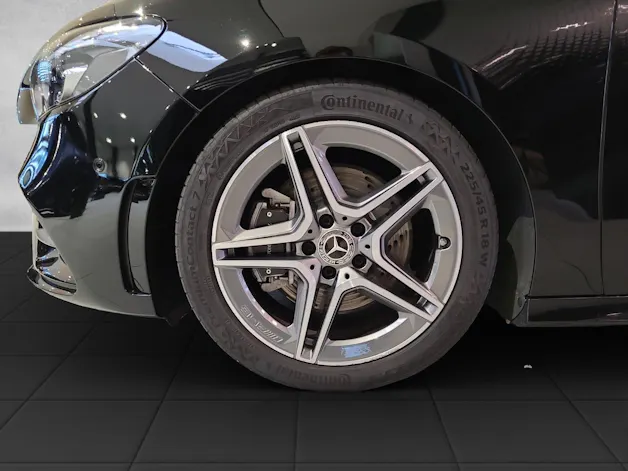Mercedes-Benz B-CLASS W247 B 220 AMG Line 4