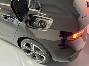 Opel Astra 1.6 PHEV Turbo Swiss A