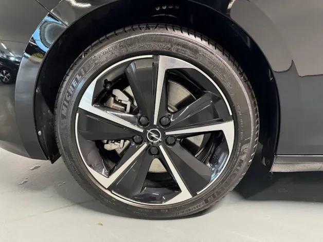 Opel Astra 1.6 PHEV Turbo Swiss A