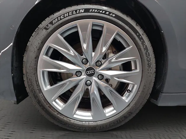 Audi A6 Avant e-tron quattro