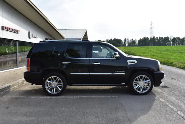 Cadillac Escalade 6.0 Hybrid Platinum Edition