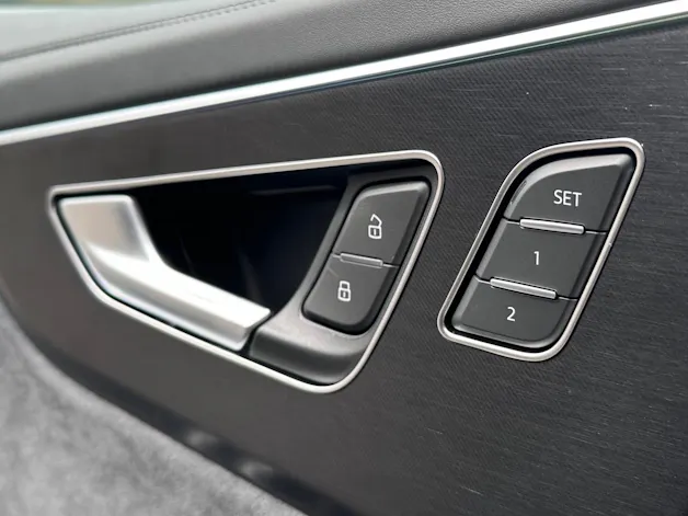 Audi RSQ8 performance quattro