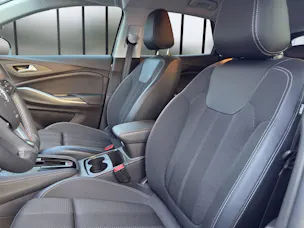 Opel Grandland 1.6 Hybrid Elegance Automatik