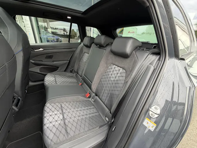 VW Golf Variant 2.0 TSI R-Line DSG 4 Motion