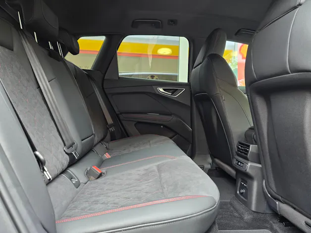 Audi Q4 e-tron 45 Edition Swiss Ski quattro