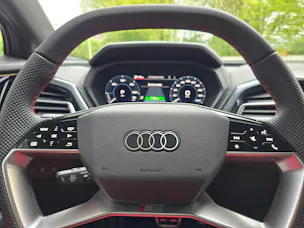 Audi Q4 e-tron 45 Edition Swiss Ski quattro