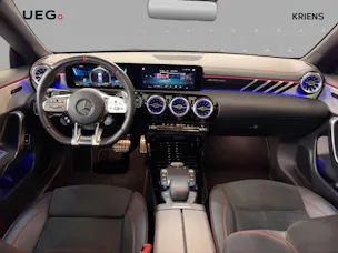 Mercedes-Benz CLA 35 4M - AMG / Multibeam LED / Rückfahrkamera / Panorama-Dach