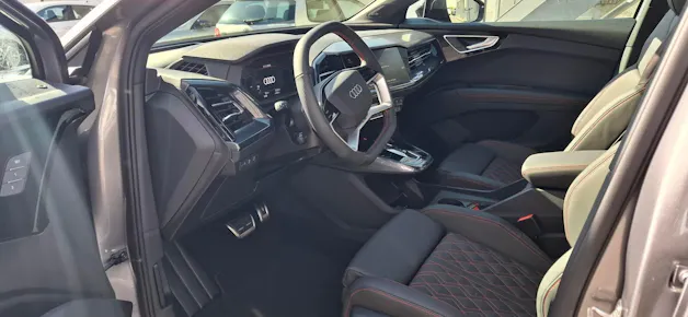 Audi Q4 e-tron 45 Edition Swiss Ski quattro