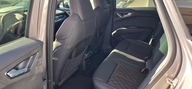Audi Q4 e-tron 45 Edition Swiss Ski quattro