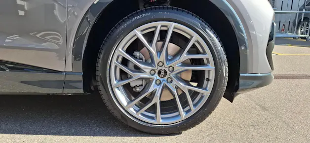 Audi Q4 e-tron 45 Edition Swiss Ski quattro