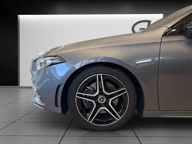 Mercedes-Benz A 220 AMG Line 7G-DCT
