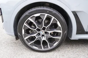 BMW X7 xDrive 48V 40i M Sport Pro Steptronic 7-PLÄTZER!!!
