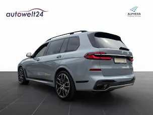 BMW X7 xDrive 48V 40i M Sport Pro Steptronic 7-PLÄTZER!!!