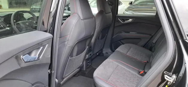 Audi Q4 e-tron 45 Edition Swiss Ski quattro