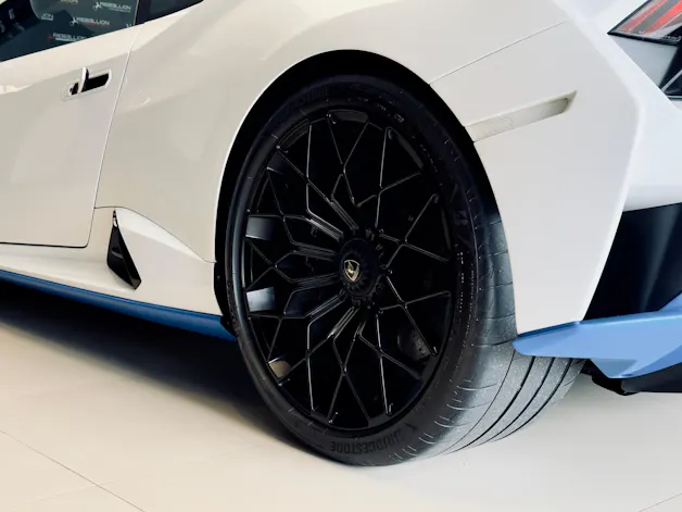 Lamborghini STO Coupé DCT RWD
