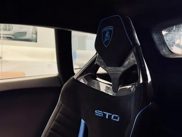Lamborghini STO Coupé DCT RWD