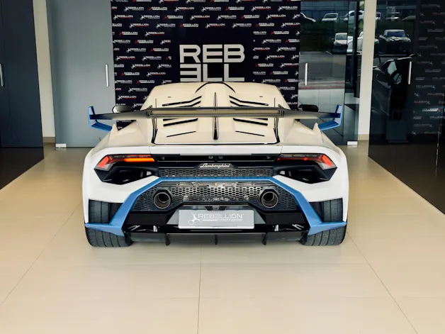 Lamborghini STO Coupé DCT RWD