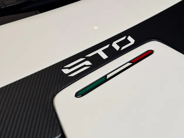 Lamborghini STO Coupé DCT RWD