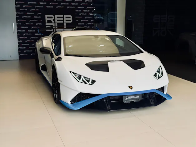 Lamborghini STO Coupé DCT RWD