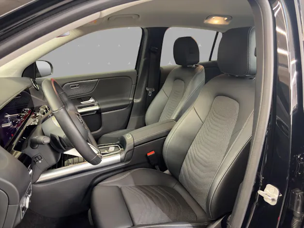 Mercedes-Benz GLA 200 - Progressive / Rückfahrkamera / Spiegel-Paket / Winter-Paket / AHK