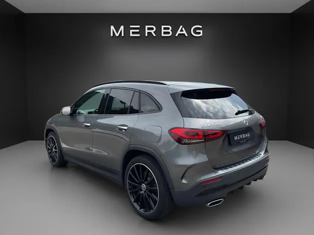 Mercedes-Benz GLA 220d 4Matic 8G-DCT