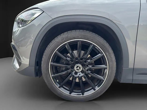 Mercedes-Benz GLA 220d 4Matic 8G-DCT