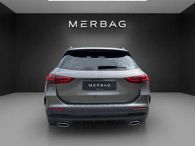 Mercedes-Benz GLA 220d 4Matic 8G-DCT