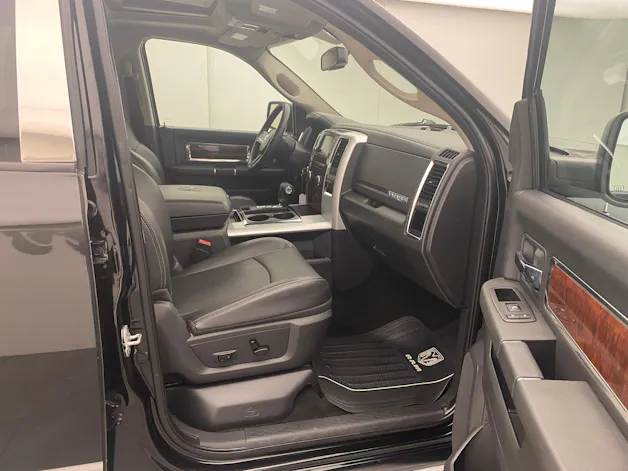 Dodge Ram 1500 5.7 Laramie Crew Cab