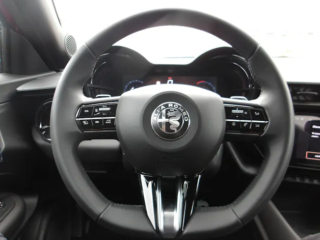 Alfa Romeo Junior 1.2 48V Hybrid Q4