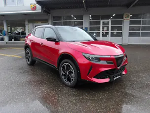 Alfa Romeo Junior 1.2 48V Hybrid Q4