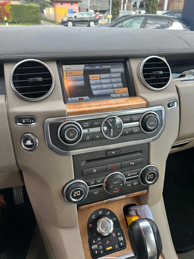 Land Rover Discovery 3.0 TDV6 HSE Automatic