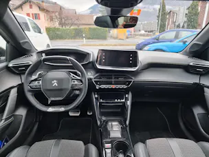 Peugeot 208 1.2 PureTech GT EAT8