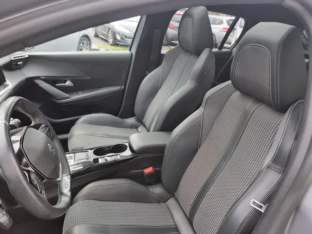 Peugeot 208 1.2 PureTech GT EAT8
