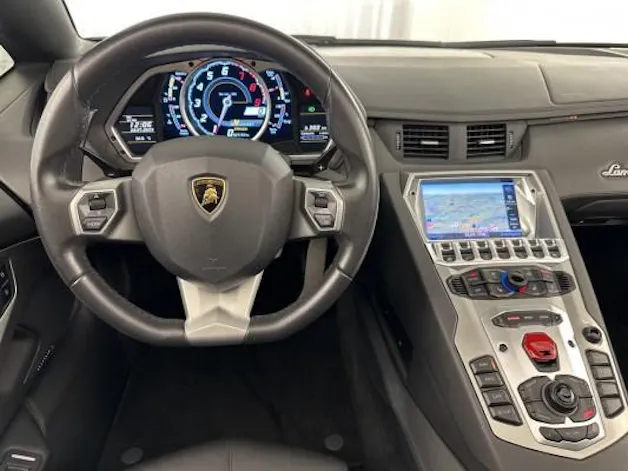 Lamborghini Aventador LP700-4 Rds
